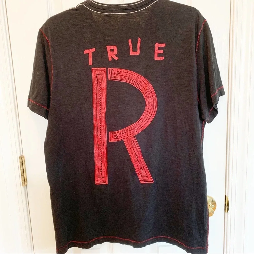 True Religion Distressed Graphic Black Tee L